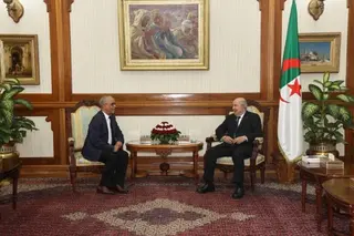 رئيس الجمهورية يستقبل الكاتب والروائي العالمي محمد مولسهول