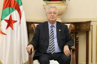 رئيس مجلس الامة يهنئ البطلة كيليا نمور إثر تتويجها بالميدالية الذهبية في بطولة العالم للجمباز الفني