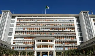 رئيس الجمهورية يقرر تخصيص حصة إضافية ب2000 دفتر حج للأشخاص المسنين حج 2026