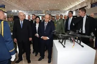 رئيس الجمهورية يزور عدة أجنحة بمعرض الإنتاج الجزائري