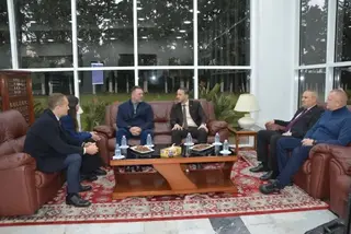 وفد من مجلس الدوما الروسي يحل بالجزائر في زيارة رسمية