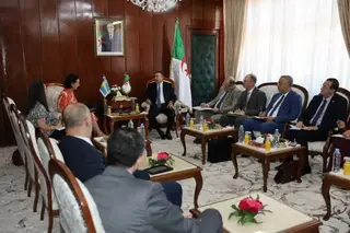 وزير الداخلية والجماعات المحلية والنقل يستقبل سفيرة مملكة السويد بالجزائر