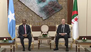 رئيس الجمهورية يتحادث مع نظيره الصومالي