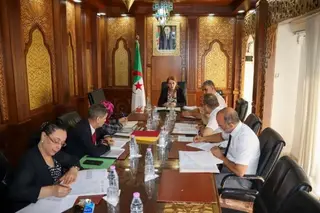 مداحي تترأس اجتماعا تنسيقيا حول وضعية العقار السياحي الموجه للإستثمار