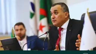 الجزائر تبلغ عتبة 4 ملايين أسرة موصولة بالألياف البصرية