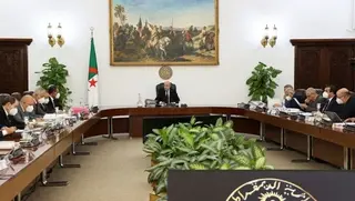 رئيس الجمهورية يترأس اجتماعا لمجلس الوزراء خاصا بدراسة و مناقشة مشروع قانون  المالية لسنة 2024