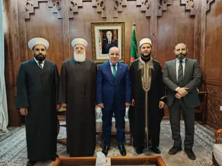 بلمهدي يستقبل وفدا من العلماء والمشايخ المشاركين في الملتقى الدولي للدروس المحمدية المنظم  بالزاوية البلقادية بوهران