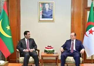 الوزير الأول يجري محادثات ثنائية مع نظيره الموريتاني