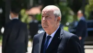 رئيس الجمهورية يشرف على مراسم الحفل السنوي لتقليد الرتب وإسداء الأوسمة لعدد  من ضباط الجيش الوطني الشعبي