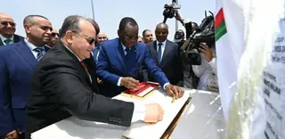 الوزير الأول يشرف بنجامينا على وضع حجر الأساس لمحطة توليد الكهرباء للتضامن  الجزائري-التشادي