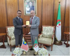 السيد سايحي يستقبل سفير ماليزيا بالجزائر