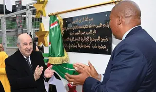 جنوب إفريقيا تشيد بقرار رئيس الجمهورية تسمية ملعب براقي باسم الزعيم الراحل  نيلسون مانديلا