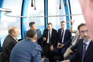 وزير الداخلية يشرف على إعادة تشغيل المصعد الهوائي الرابط بين بلديتي باب  الوادي وبوزريعة