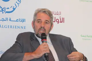 جثمان الوزير الأسبق سيد أحمد فروخي يوارى الثرى بمقبرة الرويبة