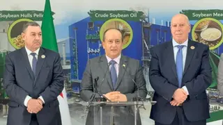 الوزير الأول يراهن على الكوادر الجزائرية في رفع التحدي