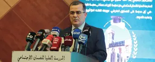 بن طالب يشرف على مراسم حفل تخرج الدفعة العاشرة لطلبة المدرسة العليا  للضمان الاجتماعي