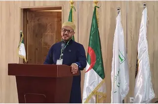 جامعة  أحمد بن بلة  : 50 أستاذًا  يناقشون مقاصد القرآن الكريم بين بنية الخطاب وخطاب البيئة