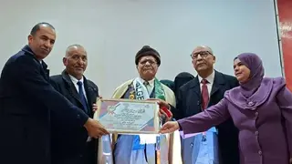 تخليدا لذكرى اندلاع الثورة.... اتحاد الوطني لعمال التربية والتكوين يكرم المجاهد بختي محمد و الاساتذة المتقاعدين