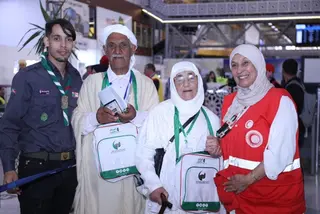 اول فوج من الحجاج يغادر المطار الدولي احمد بن بلة وسط تسهيلات واجراءات تنظيمية