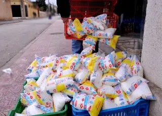 تجار التجزئة يقاطعون بيع حليب الأكياس