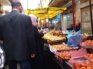 أسعار الخضر والفواكه تستعر في أول أيام رمضان