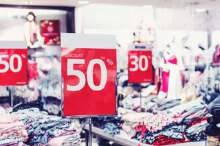 تخفيضات تصل إلى 70 بالمائة بالمحلات و المساحات التجارية في الأسبوع الأخير من نوفمبر
