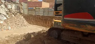أشغال حفر لمقاول خاص  تتسبب في انهيار اربع مباني بحي لامارين بوسط مدينة سعيدة