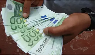 جمارك: حجز 4 آلاف أورو و19 ألف دينار تونسي بالطارف