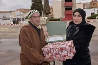 عمي احمد 91سنة  احد قدماء رجال الحماية المدنية بمعسكر....كانت لنا بصمة في جميع الازمات وتركنا وراءنا رجال جاهزين لجميع التحديات