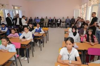 والي مستغانم يعطي إشارة انطلاق الموسم الدراسي الجديد من  بلدية سيدي علي
