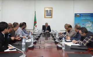 والي سيدي بلعباس  كمال حاجي يترأس اجتماعا  حول قطاع الري