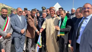 والي مستغانم أحمد بودوح يُطلق عدد من المشاريع التنموية بدواوير النقمارية وتازغايت