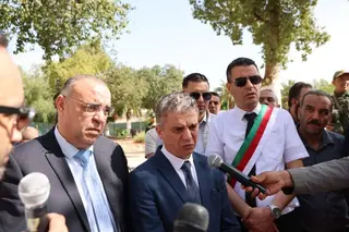 والي معسكر فؤاد عايسي يدشّن مشاريع ويُطلق أخرى   بتيغنيف