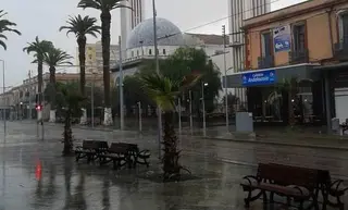 أمطار  رعدية مرتقبة بداية من اليوم الاربعاء على عدة ولايات بوسط وغرب البلاد