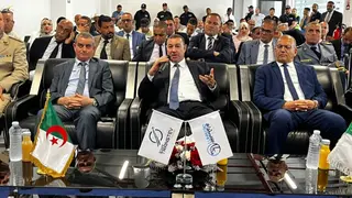 وزير النقل يدعم النقل الحضري والشبه الحضري بمستغانم ويثمن تجربة "سيترام" كنموذج ناجح للنقل النظيف