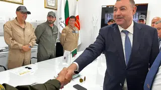وزير النقل يعاين مطار صيادة في ختام الزيارة الى ولاية مستغانم