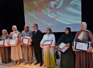 غليزان تحتفي باليوم العالمي للمعلم...  تسليم مقررات الإدماج لـ340 أستاذا متعاقدا