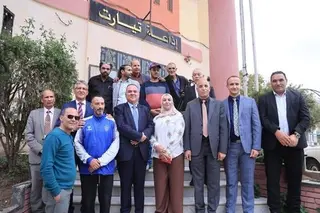 في الذكرى  الـ27 لتأسيس الإذاعة بتيارت .... والي سعيد خليل يشارك الأسرة الإعلامية فرحتهم