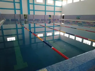افتتاح مسبح شبه أولمبي بالأبيض سيدي الشيخ