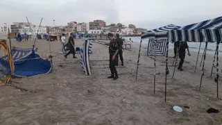 الدرك الوطني يحجز 146 كرسي و 44 طاولة بمرسى الحجاج
