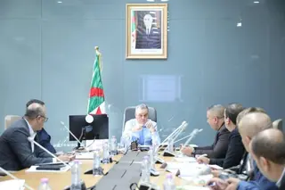 والي وهران إبراهيم اوشان يشدد على ضرورة مراقبة التسيير المالي للجمعيات والنوادي