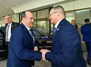 الوزير الأول يشرف على يوم إعلامي حول تعزيز فعالية الشباك الوحيد للاستثمار