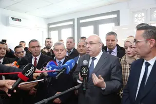 مستغانم:  قويدري يشرف على إعادة بعث مشروع الوحدة الصناعية لإنتاج  المواد الأولية واللقاحات البيطرية