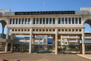 مستشفى أول نوفمبر ينجح في عملية جراحية معقدة     :  تصحيح  تشوه قفص صدري لشاب  من  الجزائر العاصمة