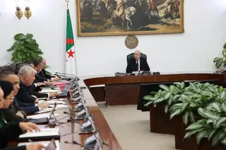 رئيس الجمهورية يأمر بتنصيب تعاونيات فلاحية تابعة ل"أغروديف" للتكفل بكراء الآلات الفلاحية