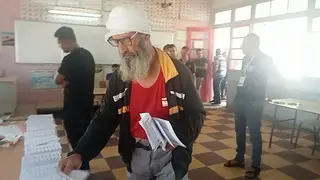 معسكر: فيما شهدت مراكز الانتخاب إقبالا ملحوظا للناخبين ....أكثر من 13 ألف مؤطر للإشراف على الانتخابات التشريعية