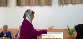حرم رئيس الجمهورية تؤدي واجبها الانتخابي