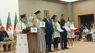 تكريم الطلبة المتوفوقين في شهادتي البكالوريا والتعليم المتوسط