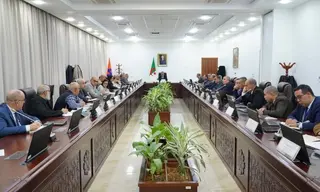 عجال يترأس اجتماعا حول أداء مجمع "سونلغاز" بخصوص عدد من المشاريع