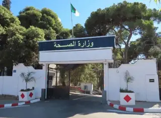 وزارة الصحة: تلقيح مايقارب 444 ألف طفل ضد شلل الأطفال خلال اليوم الأول من الحملة